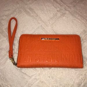 Steve Madden wristlet clutch